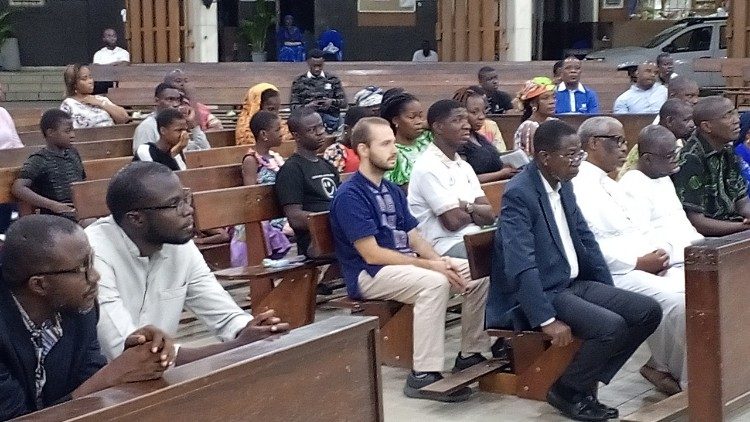 Quelques participants à la journée de prière, organisée par la Communauté de Sant Egidio Côte d’Ivoire, en mémoire des migrants morts ou disparus