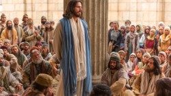 படிப்பினைகள் வழங்கும் இயேசு 