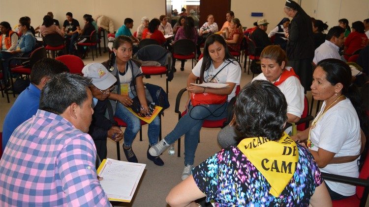 Trabajo en grupos durante el VII Congreso Nacional Misionero