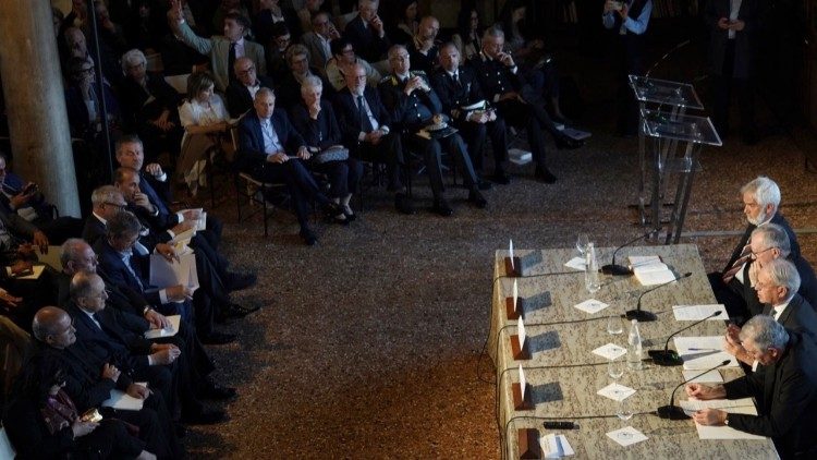 Presentación  en Venecia del libro del Papa Lucianbi "Illustrissimi” (Foto di Teresa Tseng Kuang Yi)