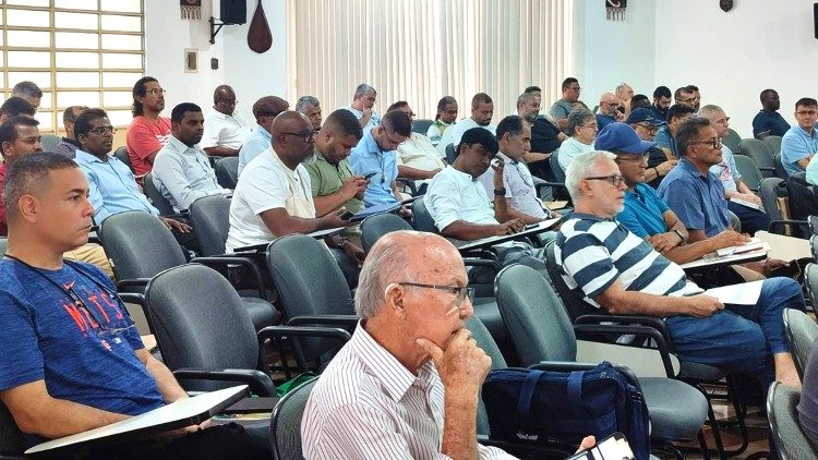 Apresentado ao clero de Manaus o Manual para a Proteção de Crianças, Adolescentes e Pessoas Vulneráveis 