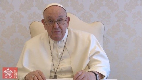 Med 24 a Tirana, il Papa: la fraternità è la risposta all'indifferenza