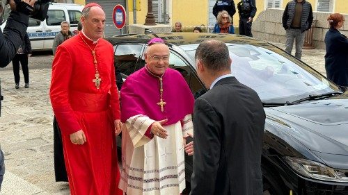 Mgr Edgar Peña Parra en Corse pour la fête de la Madunnuccia