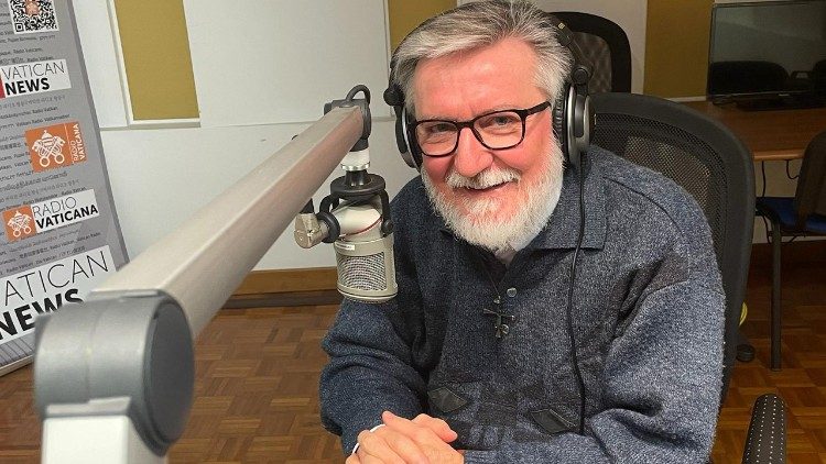 Padre Gigi Maccalli nel corso della registrazione del podcast: "La pace in ostaggio".