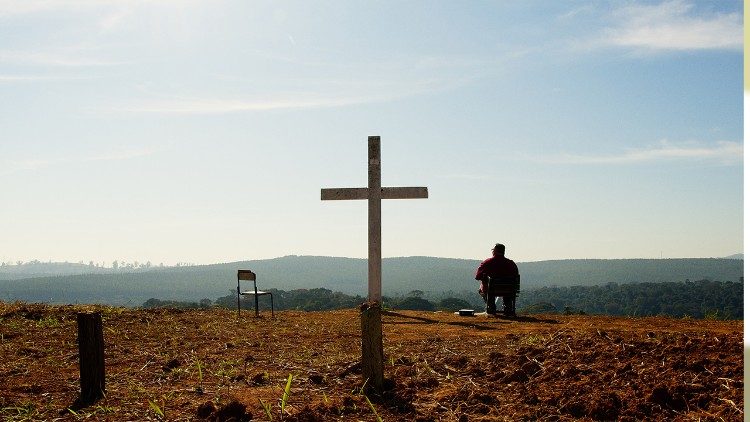 O padre é um dos fundadores da Casa de Saúde Nossa Senhora dos Raros dedicada integralmente a esses casos, em Taubaté/SP