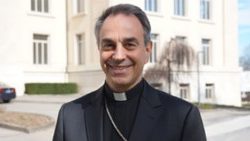 பேராயர்  Ettore Balestrero 