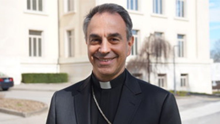 பேராயர்  Ettore Balestrero 