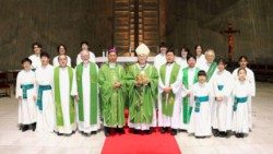 Cardinal-elect Isao Kikuchi of Tokyo (center) celebrates 'Myanmar Day' with Bishop Celso Bashwe of Loikaw Diocese (to his left), clergy, and members of the Tokyo Myanmar community at St. Mary’s Cathedral. Photo: