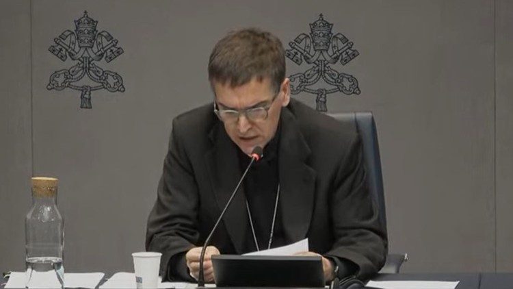 Mgr Andrés Gabriel Ferrada Moreira, secrétaire du dicastère pour le Clergé.