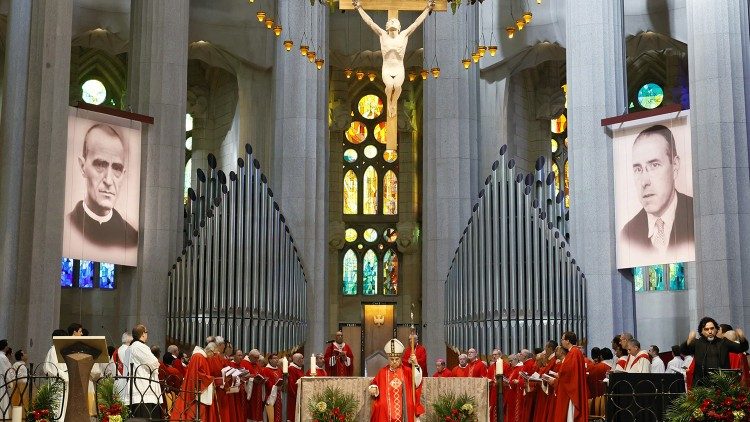 2024.11.23 Liturghia de beatificare a martirilor Caietan Clausellas și Anton Tort, bazilica Sagrada Familia, Barcelona.