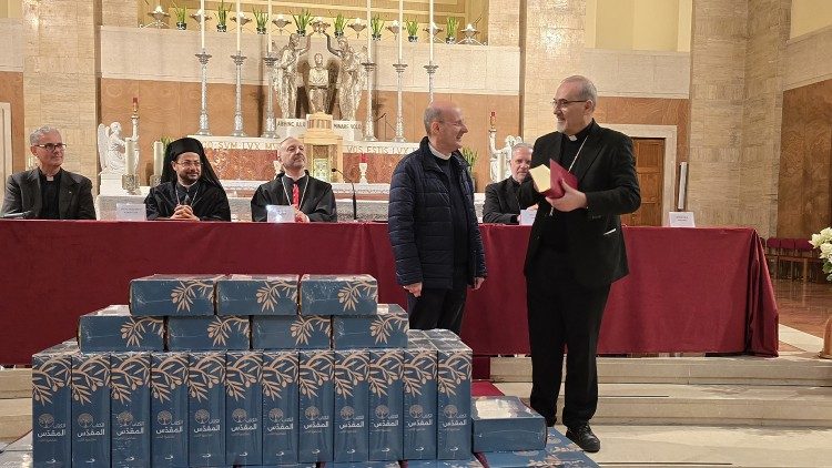 La presentazione de "La Bibbia. Scrutate le Scritture" in arabo