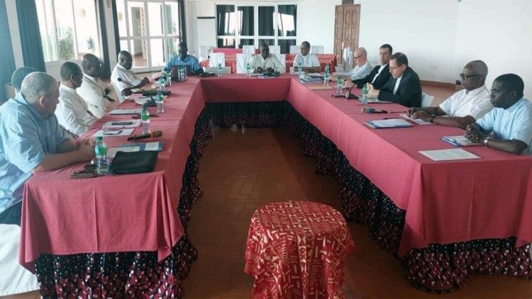 Assembleia plen&aacute;ria da Confer&ecirc;ncia Episcopal Inter-territorial