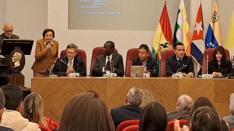 Os palestrantes do seminário “Enfrentar os problemas da crise ambiental à luz da Laudato si’ e Laudate Deum, experiências na América Latina”