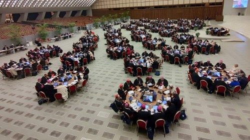 Papež jmenoval členy synodní Rady: poprvé jsou mezi nimi dvě ženy