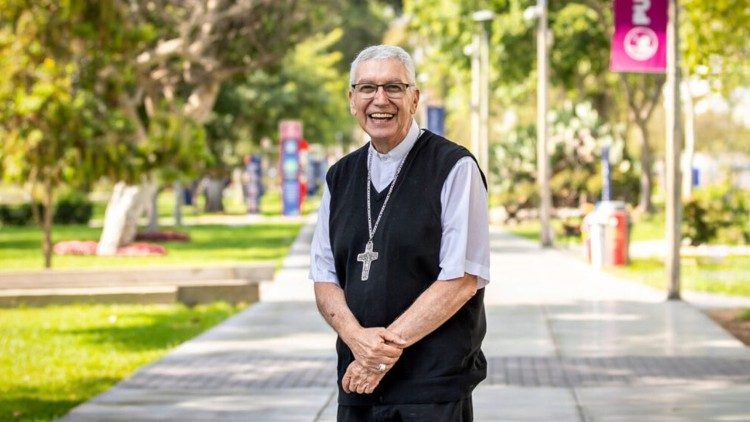 El arzobispo de Lima, neo cardenal, Mons. Carlos Castillo