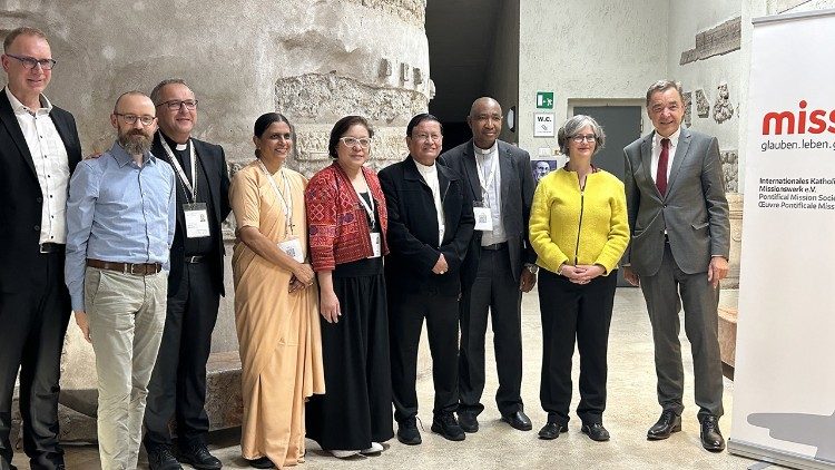 Missio Aachen bei der Weltsynode - Gesprächskreis mit Teilnehmern aus Indien, den Philippinen, Myanmar, Papua-Neuguinea, Kenia und Deutschland