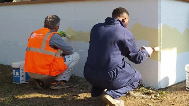 2024.10.22 "Custodi del bello",il progetto promosso dalla Conferenza Episcopale italiana con il duplice obiettivo di dare dignità grazie al lavoro e di restituire decoro ai luoghi pubblici.