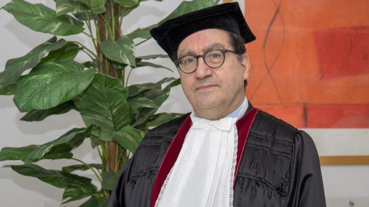 El profesor Mario De Nonno