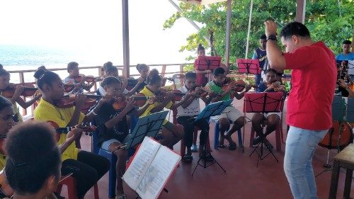 Papua Nuova Guinea, un missionario: portiamo il Vangelo con la musica