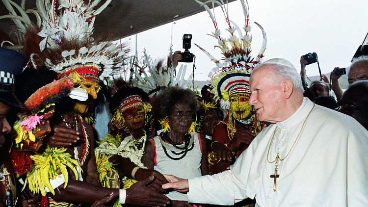 Voyage apostolique de Jean-Paul II en Corée, en Papouasie-Nouvelle Guinée, aux Îles Salomon et en Thaïlande, en mai 1984. 