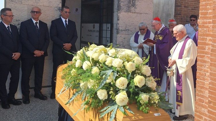 Funérailles d'Ada Miotti Parolin