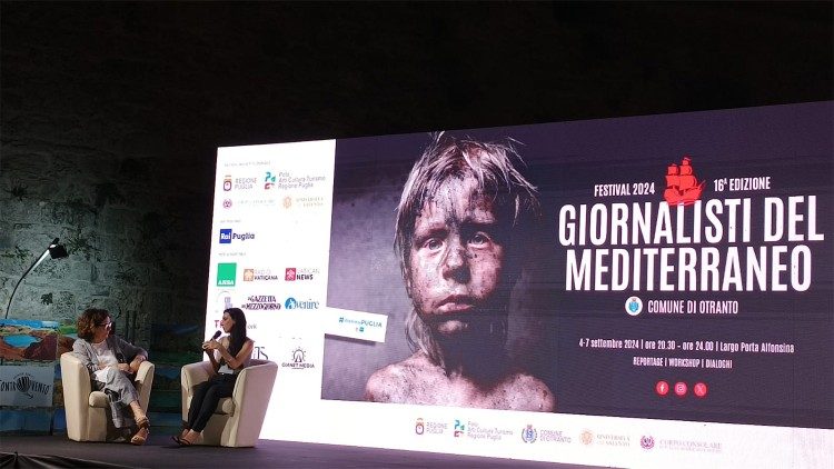 Sara Lucaroni sul palco del Festival Giornalisti del Mediterraneo dialoga con Rosaria Bianco