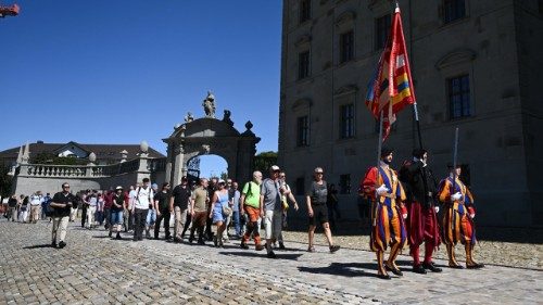 Ehemalige Schweizergardisten pilgern nach Einsiedeln