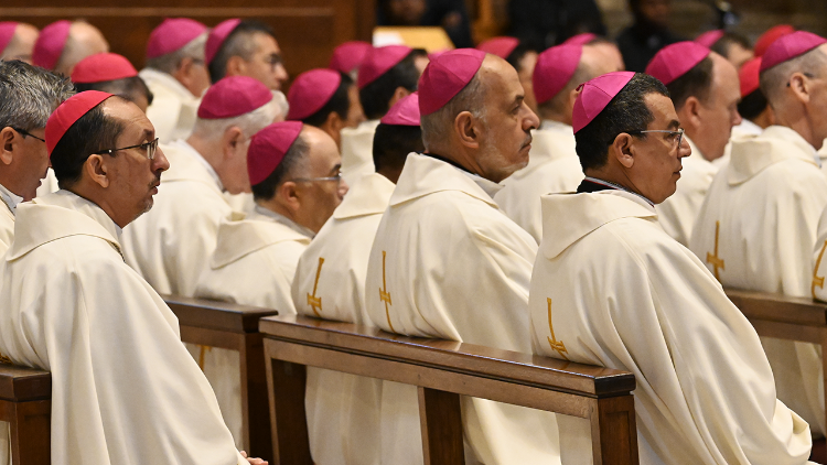 Maaskofu katika mafunzo.