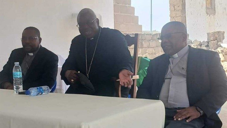 Dom Jaca, Dom Chindecassi e Dom Zeca, Bispos da CEAST - Anastácio Sasembele, Radio Ecclesia (Angola)