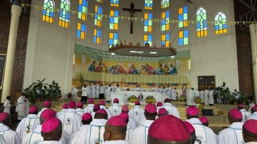 Leone XIV alla Chiesa in Africa: promuovere l'unità tra le fratture della società 