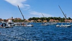 Apostolstwo Ludzi Morza służy opiece duchowej osób którzy z powodu swojej mobilności nie mogą korzystać ze zwyczajnej opieki duszpasterskiej