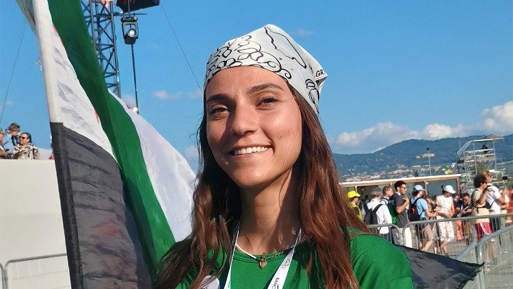 أولغا معطي من حركة الشبيبة المريمية في عائلة مار منصور