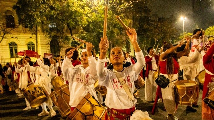 Mulheres Negras que Tocam Tambor  - "Mês das Pretas" - São Paulo (Brasil)  - crédito: Negro Soul