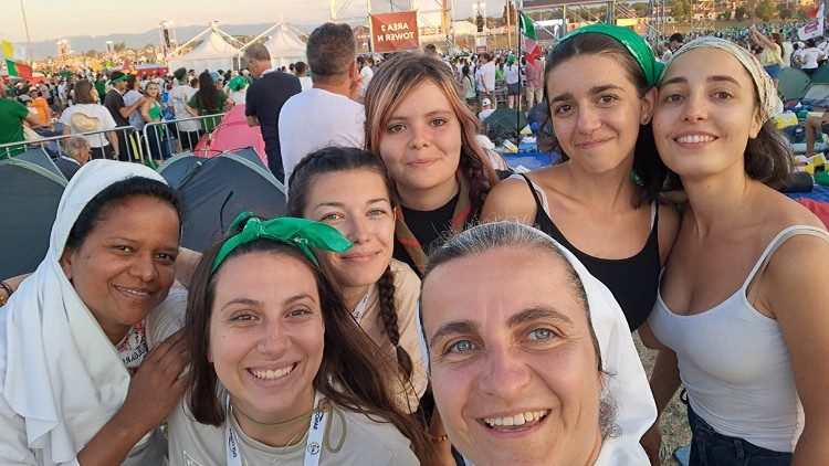 младежите, посетили Рим