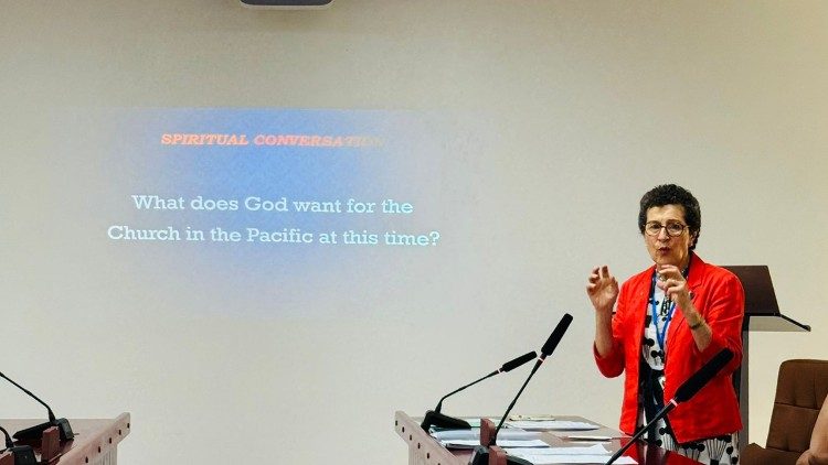 Dr. Susan Pascoe facilitates a conversation in the Spirit