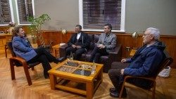 കർദ്ദിനാൾ ജോർജ് ജേക്കബ് കൂവക്കാട്,മതാന്തരസംവാദത്തിനായുള്ള വത്തിക്കാൻ വിഭാഗത്തിൻറെ മേധാവി , ചിലിയിലെ തെമുക്കോയിൽ