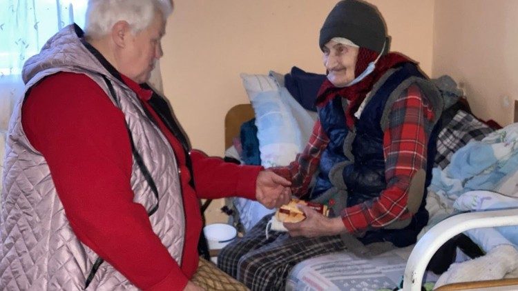 Bezvainīgās Marijas Sirds mazo māsu darbība Ukrainā