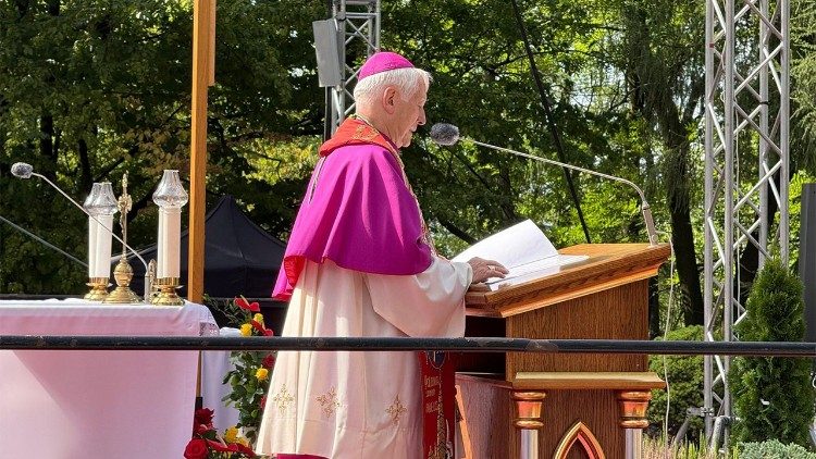 Dom Marek Szkudło refletiu sobre o amor doado das mulheres como um valor social