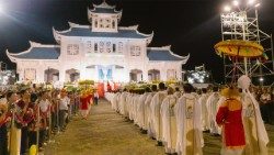 Падчас вячэрняй Імшы ў санктуарыі ў Ла Ванг. Архіўнае фота