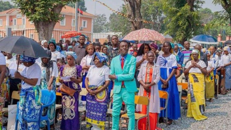 Milhares de fiéis na celebração do jubileu de ouro da diocese de Saurimo