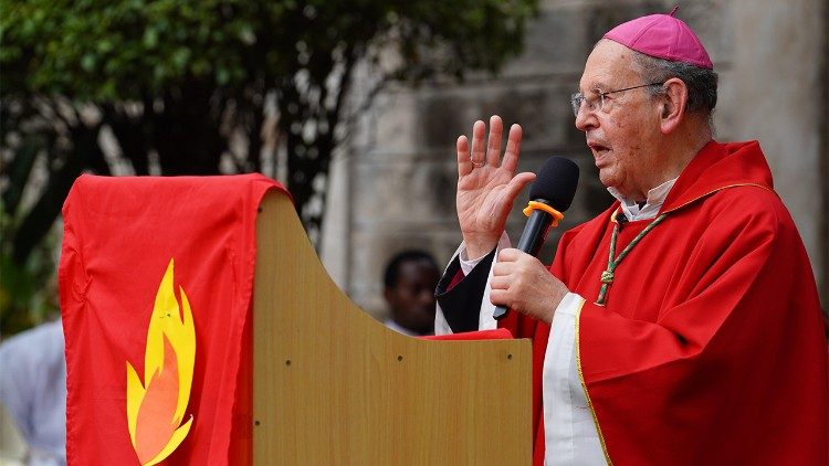 Mgr Rodrigo Mejía Saldarriaga, SJ, vicaire apostolique émérite de Soddo, présidant la messe d'ouverture de la 42e année académique de Hekima University College.