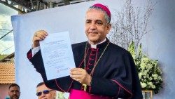 Dom Estevam Santos Silva Filho.