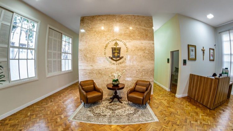 Faculdade de Direito Canônico São Paulo Apóstolo (FDCSPA),.