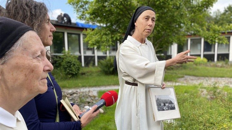 The Dominican sisters of Rögle tell a group of journalists about their monastic life