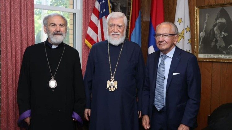 Արամ Ա  եւ Ֆրենք Քափրիոն