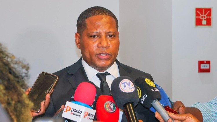 Florindo Chivucuti, da Friends of Angola, uma das organizações subscritoras do pedido