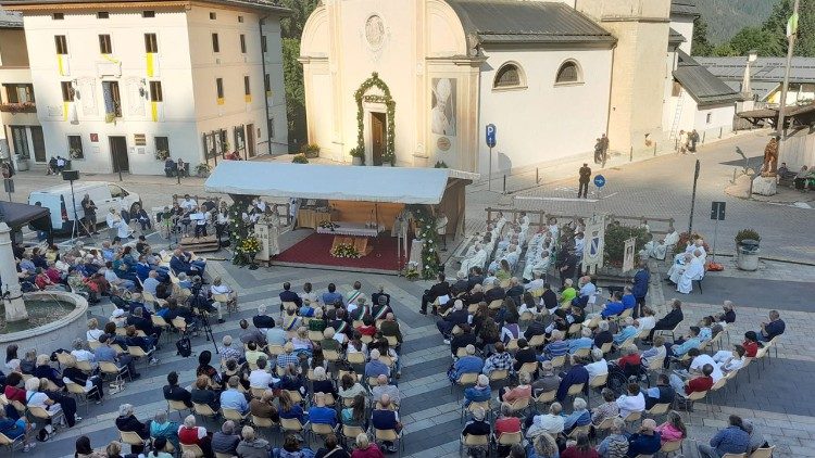 la Messa a Canale d'Agordo nell'anniversario dell'elezione di Giovanni Paolo I