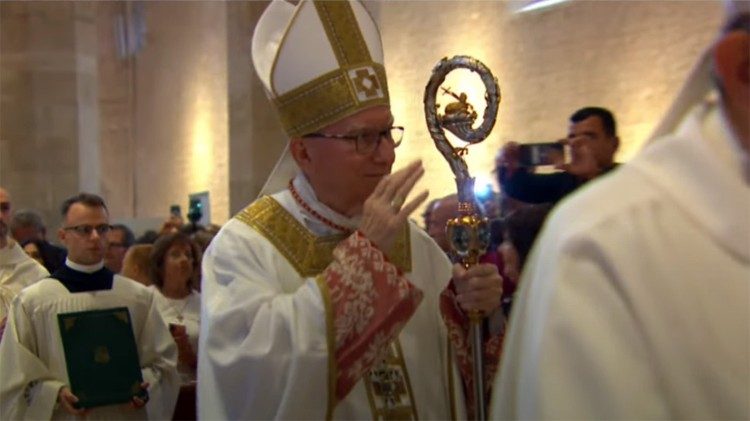 El cardenal Pietro Parolin al inicio de la celebración