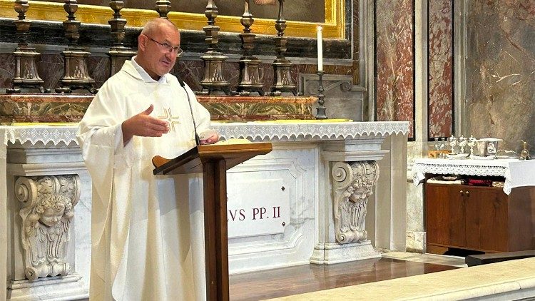 Ks. Marek Kidoń przewodniczący Mszy św. (ks. Paweł Rytel-Andrianik)