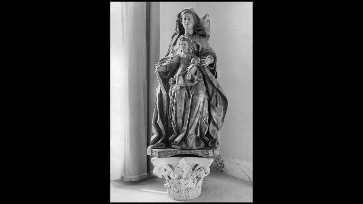 La estatua en el momento en que se encontraba en el apartamento papal.